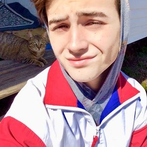 Meet your Posher, Devin